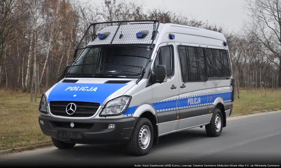 Kłodzcy policjanci ratują wyziębioną kobietę w mroźny poranek